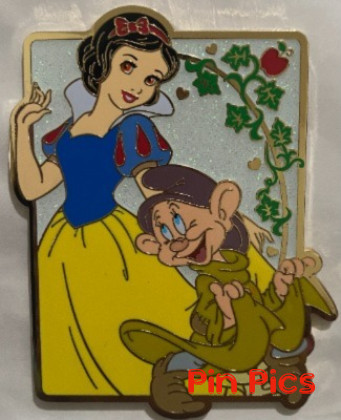 Pink a la Mode - Snow White and Dopey - Best Friends