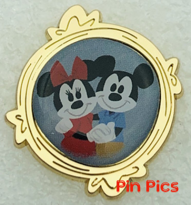 PinPics | Free Disney Pin Trading Database