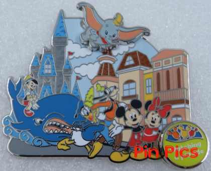 WDW - Mickey, Minnie, Donald, Goofy, Pinocchio, Dumbo, Monstro - Watching a Parade - Magical Experience - Magic Hap-Pins Event