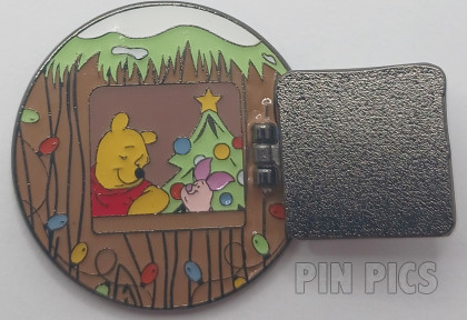 Loungefly - Winnie the Pooh and Piglet - Christmas Tree - Hinged Window