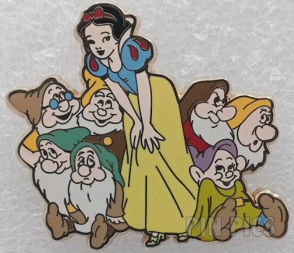 Snow White and the Seven Dwarfs - Leaning Over
