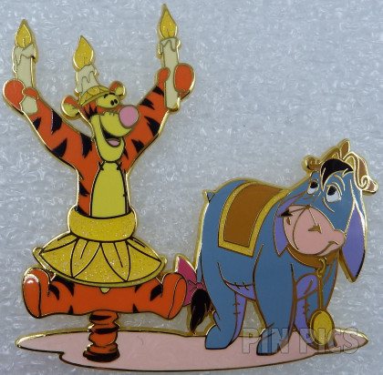 DLP - Tigger and Eeyore Dressed as Lumiere and Cogsworth - Carnaval 2024 - Winnie the Pooh - Beauty and the Beast - Jumbo