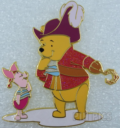 DLP - Winnie the Pooh and Piglet Dressed as Captain Hook and Mr. Smee - Carnaval 2024 - Jumbo