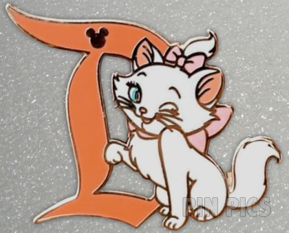 DL - Marie - Disneyland D - Hidden Disney 2024 - Aristocats - White Kitten