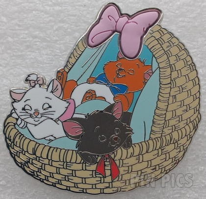 Uncas - Toulouse, Berlioz, Marie sleeping in a basket - Pink bow - Aristocats