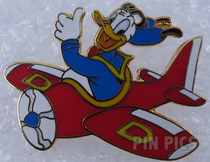 Donald Duck - Flying an Airplane