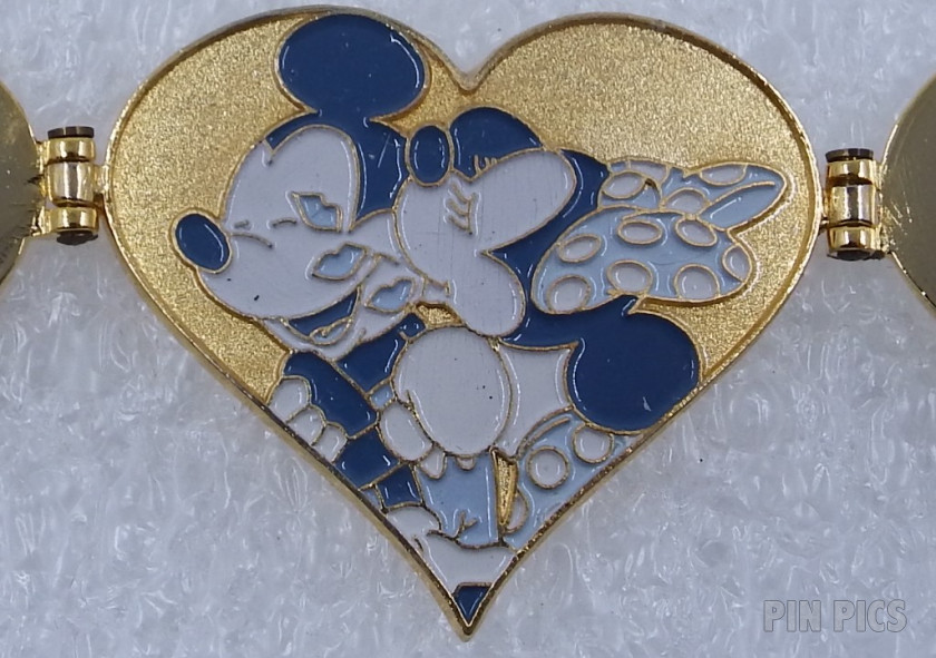 8815 - JDS - Mickey & Minnie - Kiss - Special Edition - Walt Disney 100th Year