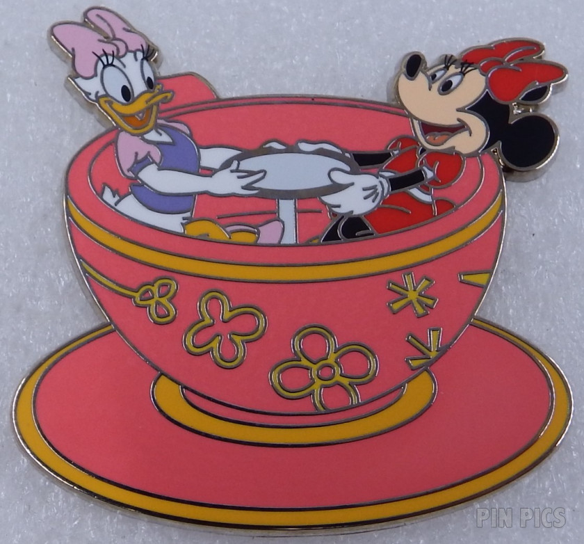 Minnie and Daisy - Mad Tea Party - Attraction - Teacup