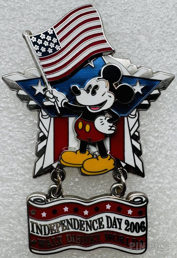WDW - Independence Day 2006 - Mickey Mouse Americana Star