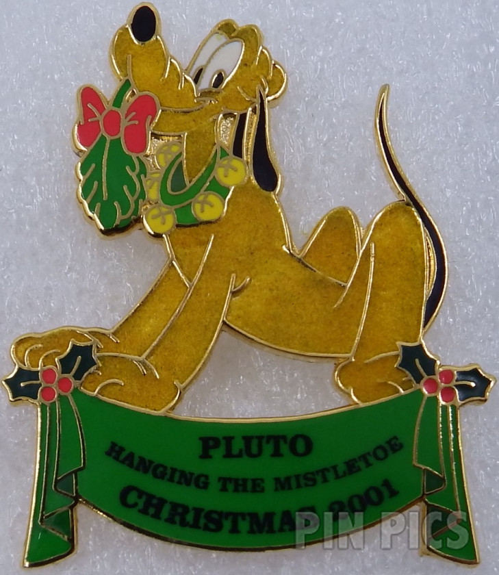 WDW - Pluto - Hanging the Mistletoe Christmas 2001 - Fuzzy