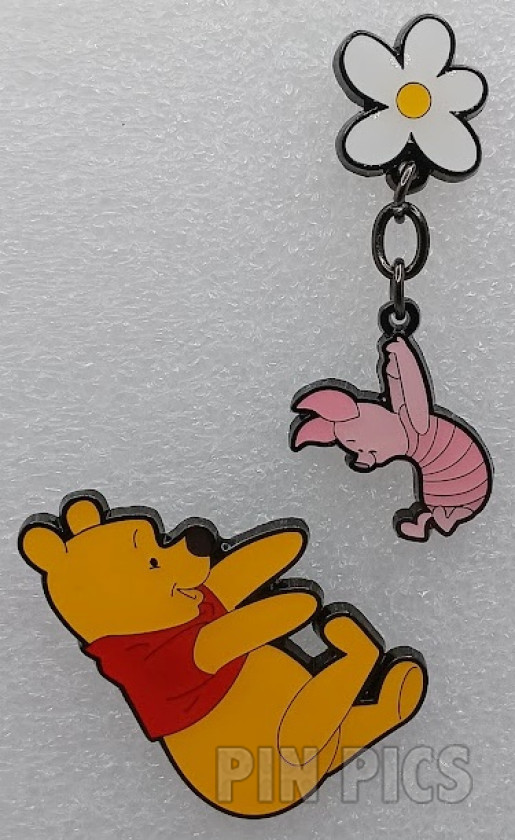 Loungefly - Pooh and Piglet - Daisy Dangle Set - Hot Topic