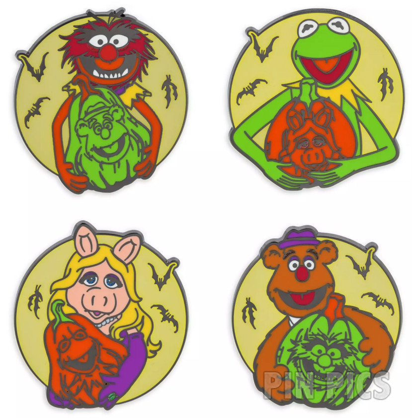 Muppets Halloween 2024 Booster Set - Mickey Mouse Family Collection - Glow in the Dark