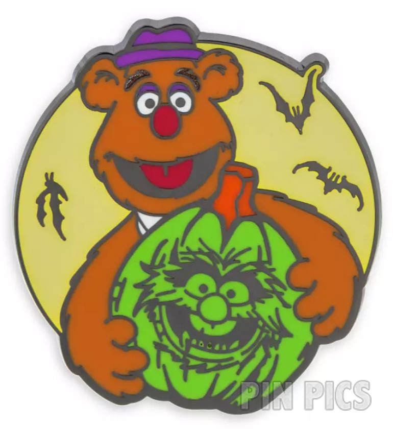 Fozzie Bear with Animal Pumpkin - Muppets Halloween 2024 Booster - Mickey Mouse Family Collection - Glow in the Dark