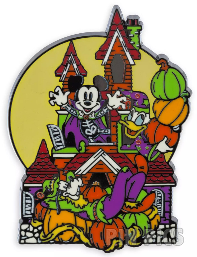 Mickey, Donald, Goofy - Haunted House - Castle - Halloween 2024 - Mickey Mouse Family Collection - Glow in the Dark