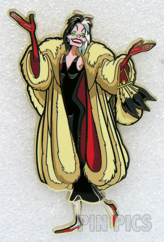 FiGPiN - Cruella de Vil - 755 - Walking in Fur Coat - Jumbo - 101 Dalmatians