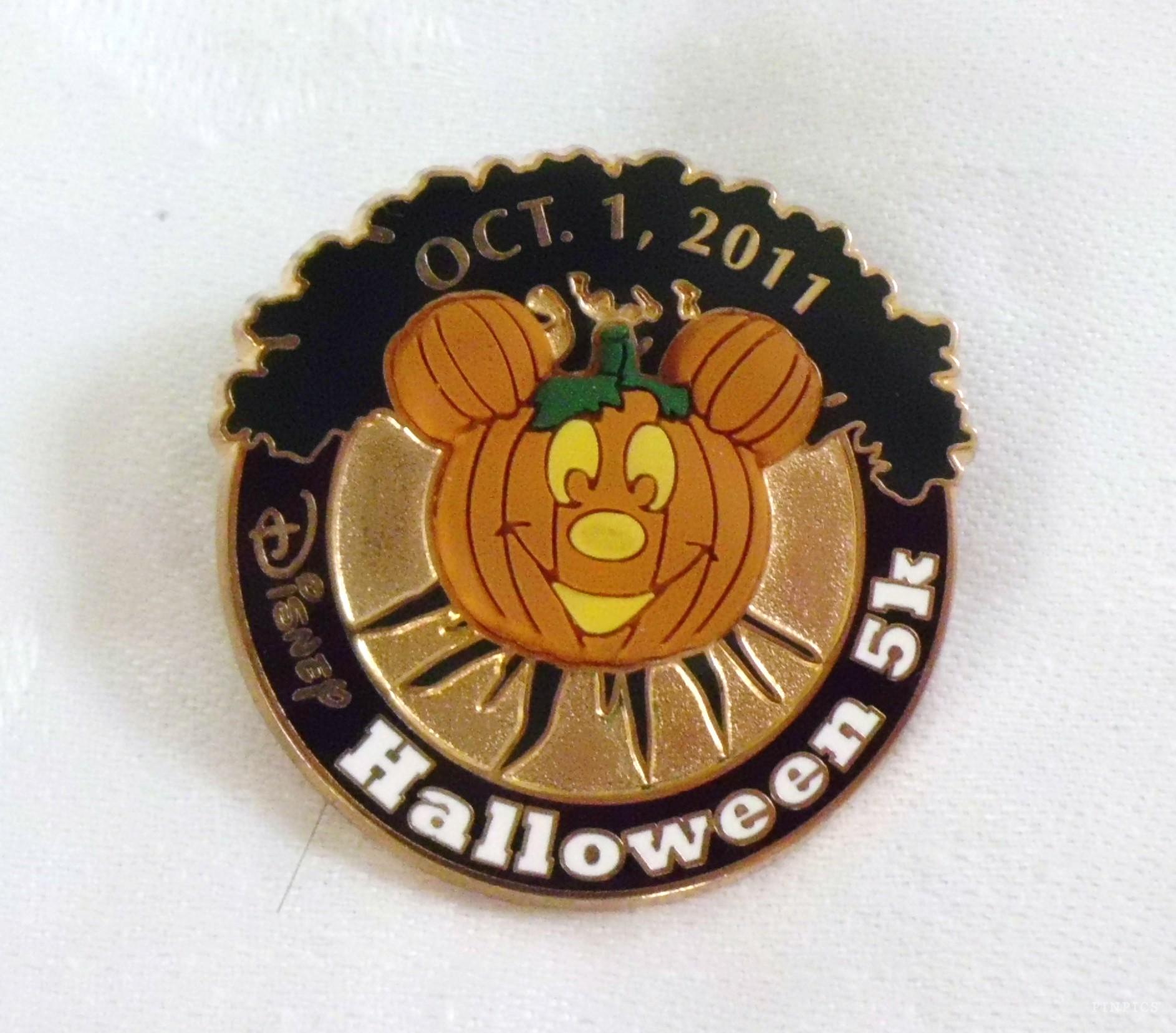 Mickey Mouse & Captain Hook Pin Badge Disney Halloween 2015