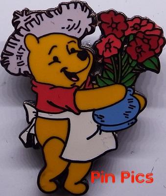 DLR - Summer fun Gardening Pooh