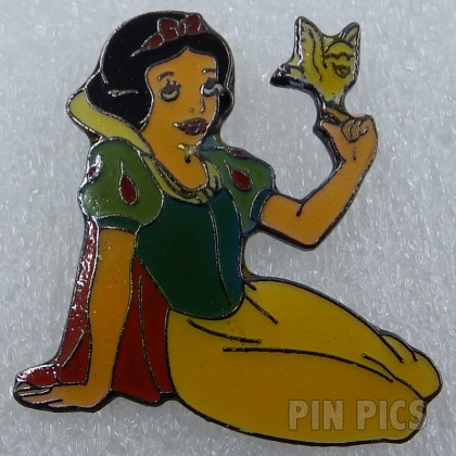 ProPin - Snow White Sitting with Bird on Finger