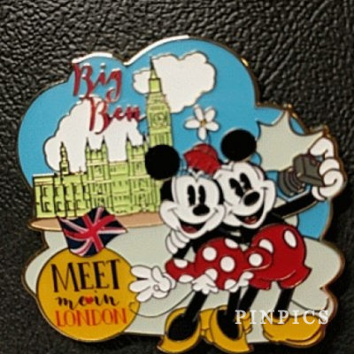 DS UK - Mickey and Minnie Mouse London Big Ben