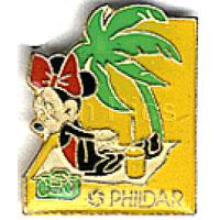 Beach relaxing Minnie - phildar pin 2