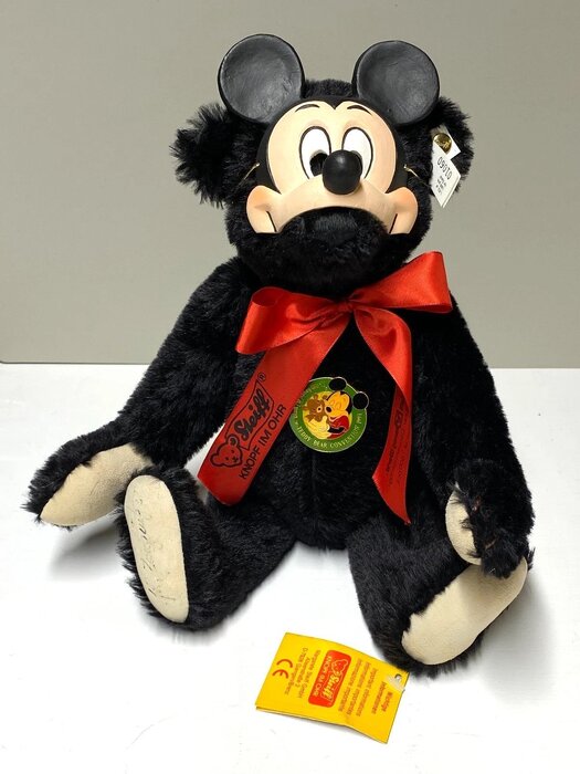 Mickey Bear 01.jpg