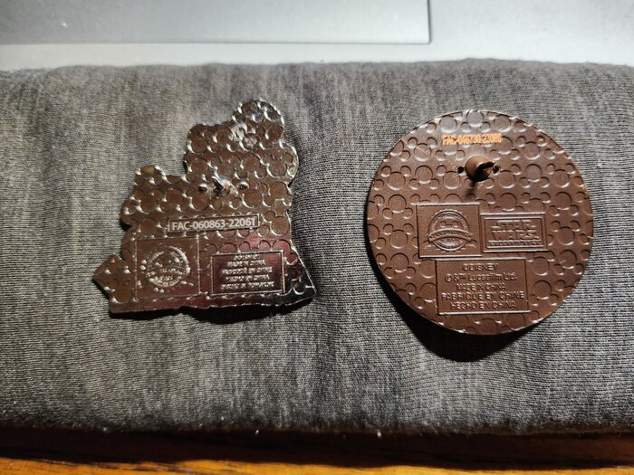 Red Mickey Gold Rebel 02.jpg