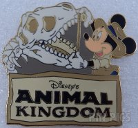 WDW - Mickey Measuring a Fossil Skull - Animal Kingdom