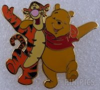 Japan - Pooh andTigger - Buddies Hugging - JDS