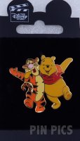 Japan - Pooh andTigger - Buddies Hugging - JDS