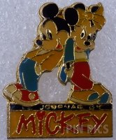 Le journal de Mickey - Mickey and Minnie leaning on each other