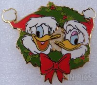 Japan - Donald and Daisy Duck - Santa - Wreath - Christmas 2001 - JDS