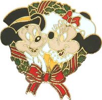 Mickey & Minnie in Christmas Wreath