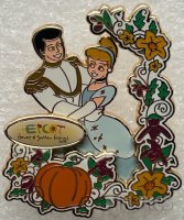 WDW - Cinderella, Prince Charming - Passholder Exclusive - Epcot - Flower and Garden Festival 2006 - Cinderella