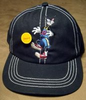 DLR - Goofy Basketball - Hat & Pin Set