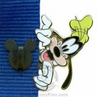 Goofy - Lanyard Peeker