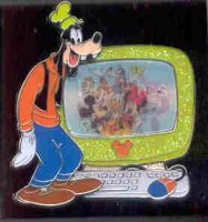 HKDL - Goofy with a computer