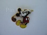 Pie Eye Mickey Golfing