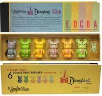 Vinylmation - Disneyland Ticket Book Limited Edition Set (Figures and Pin)