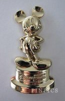 HKDL - Golden Mickey Statue