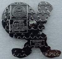 DLR - Donald Duck - Railroad - Annual Passholder - Hangin' Out