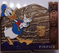 WDW - Donald Monorail
