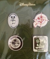 DLR - Mickey Patches Booster Set