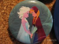 Button - Hot Topic - Frozen Anna Elsa - Sister's Love