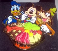 HKDL - Goofy, Mickey & Donald eating