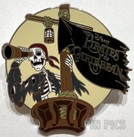 Skeleton in Crow's Nest - Spyglass - Pirates of the Caribbean