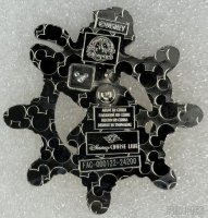 DCL - Pluto - Characters in Ship Wheel - Lanyard Starter Set