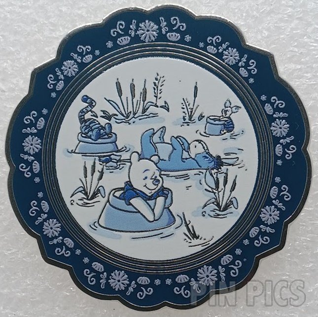 Classic Winnie-the-Pooh シリアルナンバー入りプレート 34007997_hi?h=630