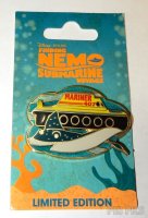 Finding Nemo Submarine Voyage Collector Set Mr. Ray - Mariner