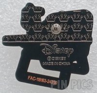 Loungefly - Stitch on Lawn Chair - Vacation - Free-D - Mystery - Hot Topic