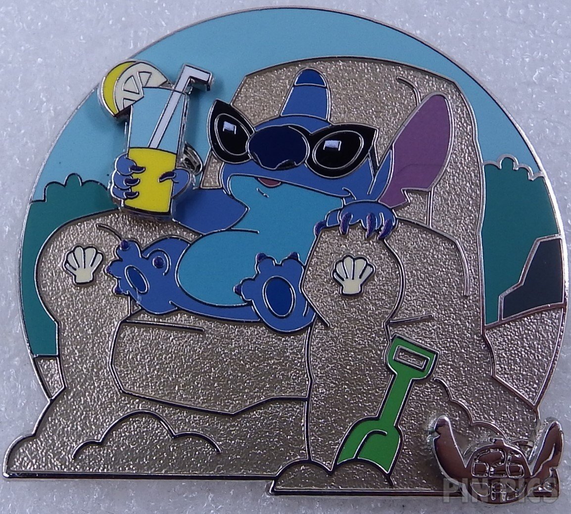PP173193 - Stitch - Sitting in a Sand Chair - Pin Trading